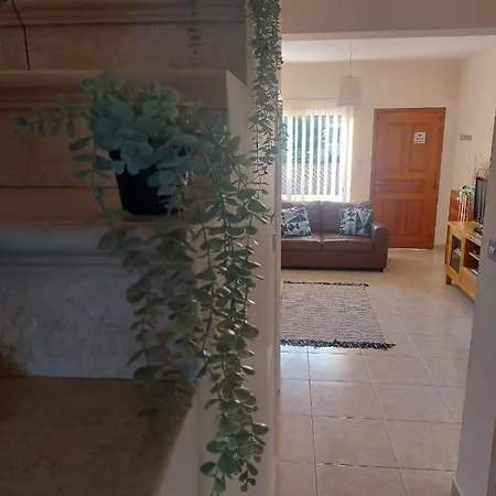 Kambi Gardens 3, Two Bedrooms Semi Detached House 아파트 Klorakas